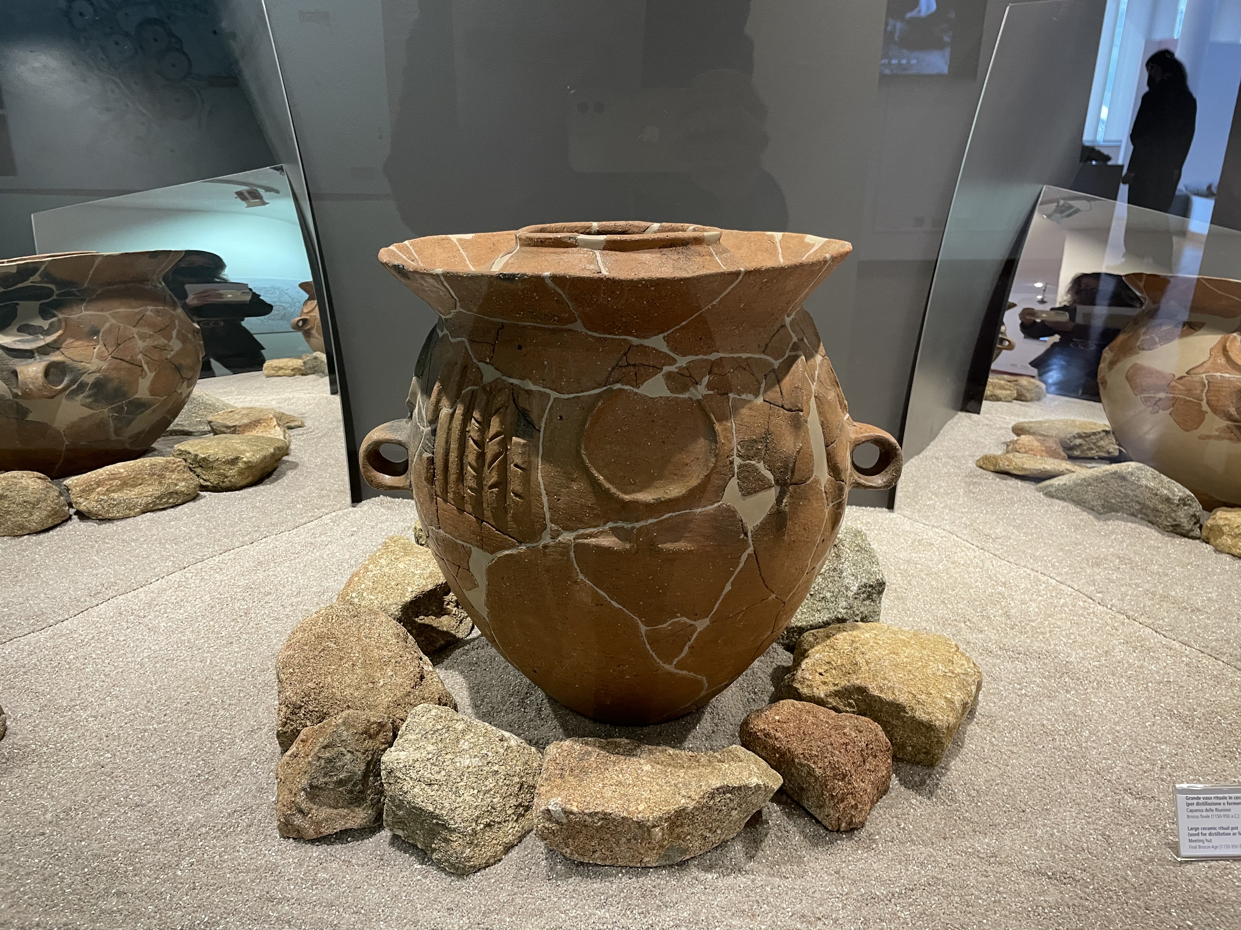 Reperti dell'Età Nuragica esposti al Museo Civico Michele Ruzittu