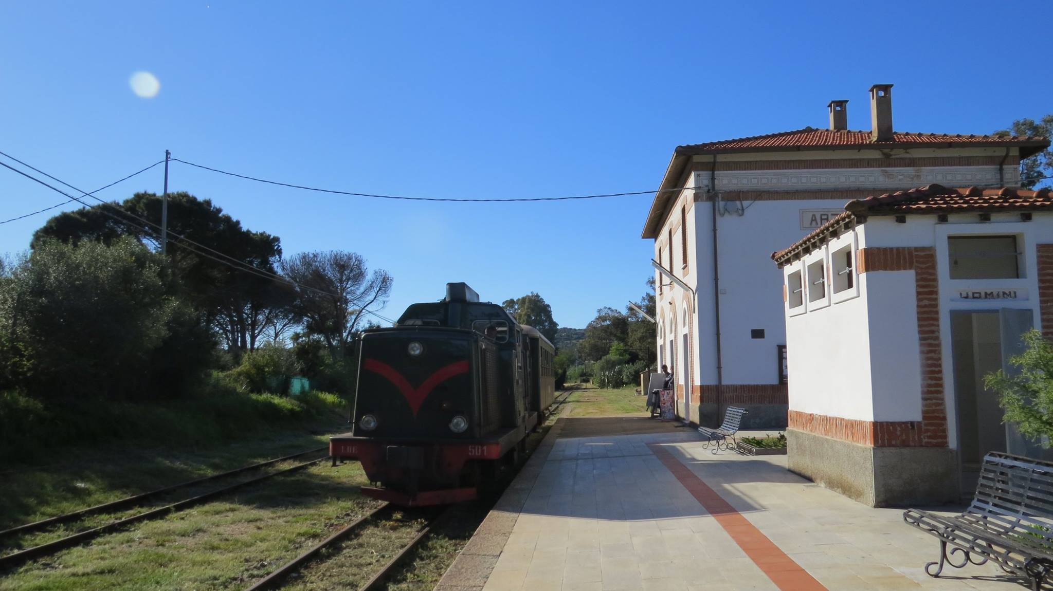 la storica stazione dei treni di Arzachena