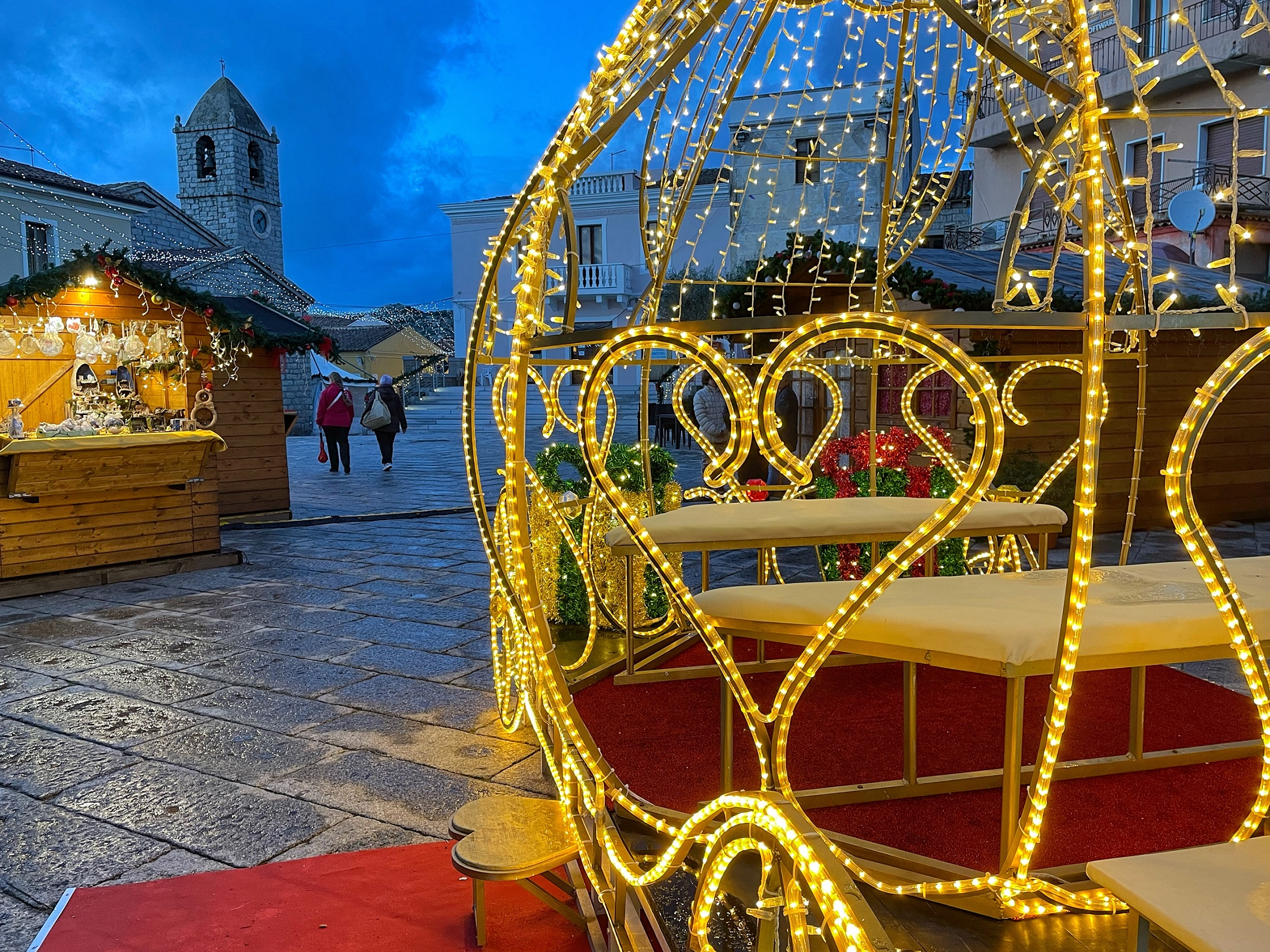 Installazioni luminose piazza Risorgimento Natale 2022