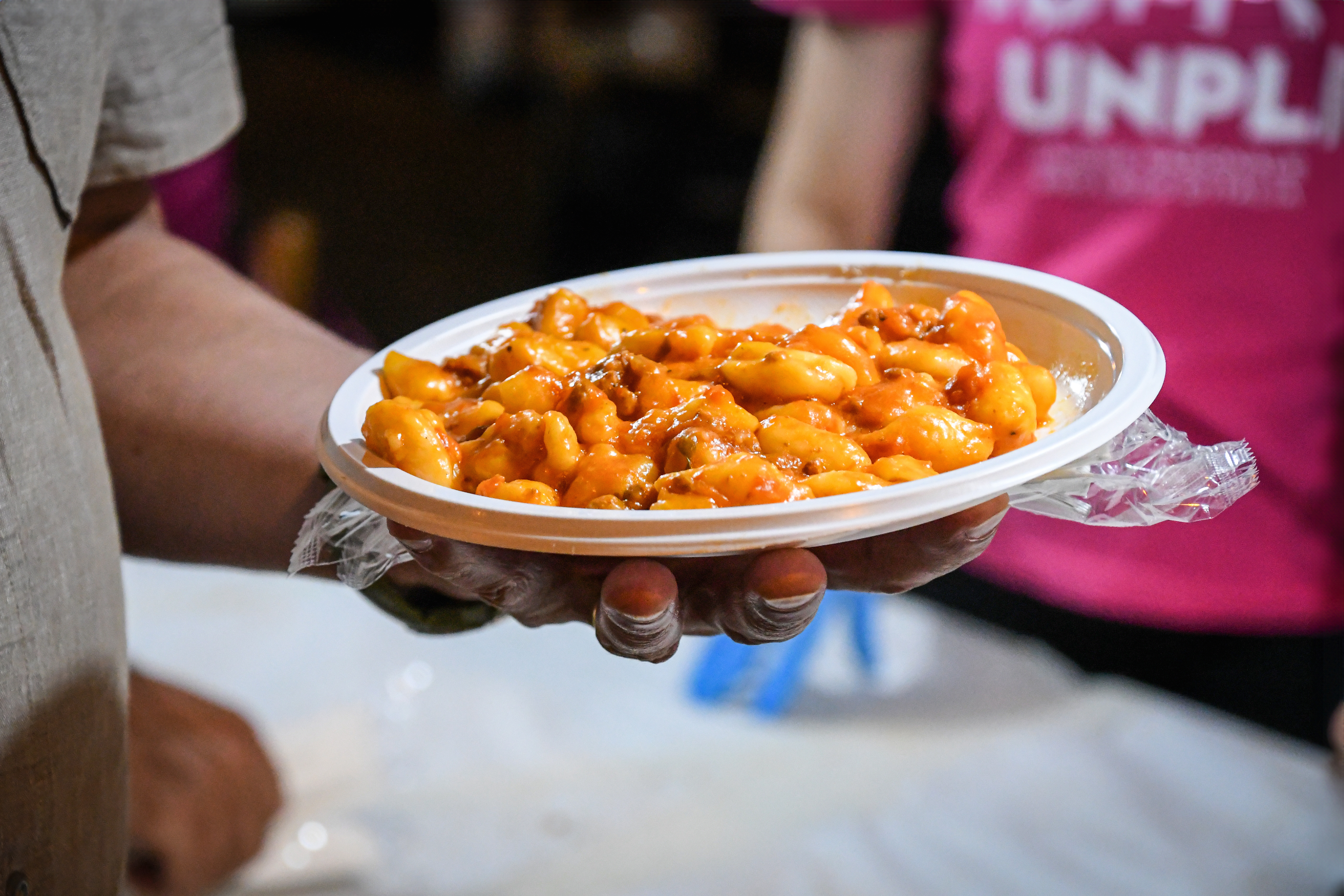 chjusoni con sugo di pomodoro serviti durante la Notte Sarda 2024