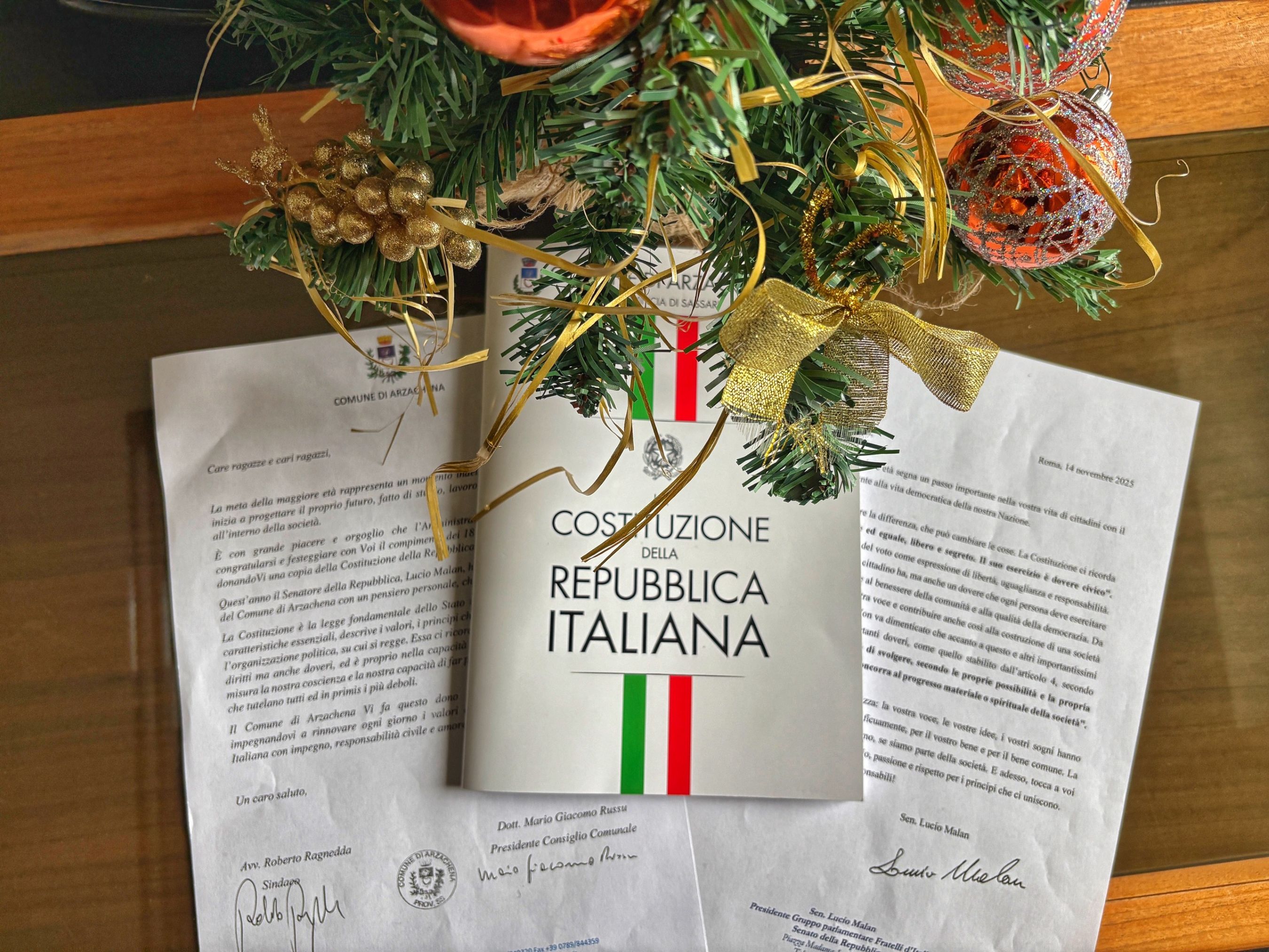 Le lettere spedite ai ragazzi e la Costituzione personalizzata
