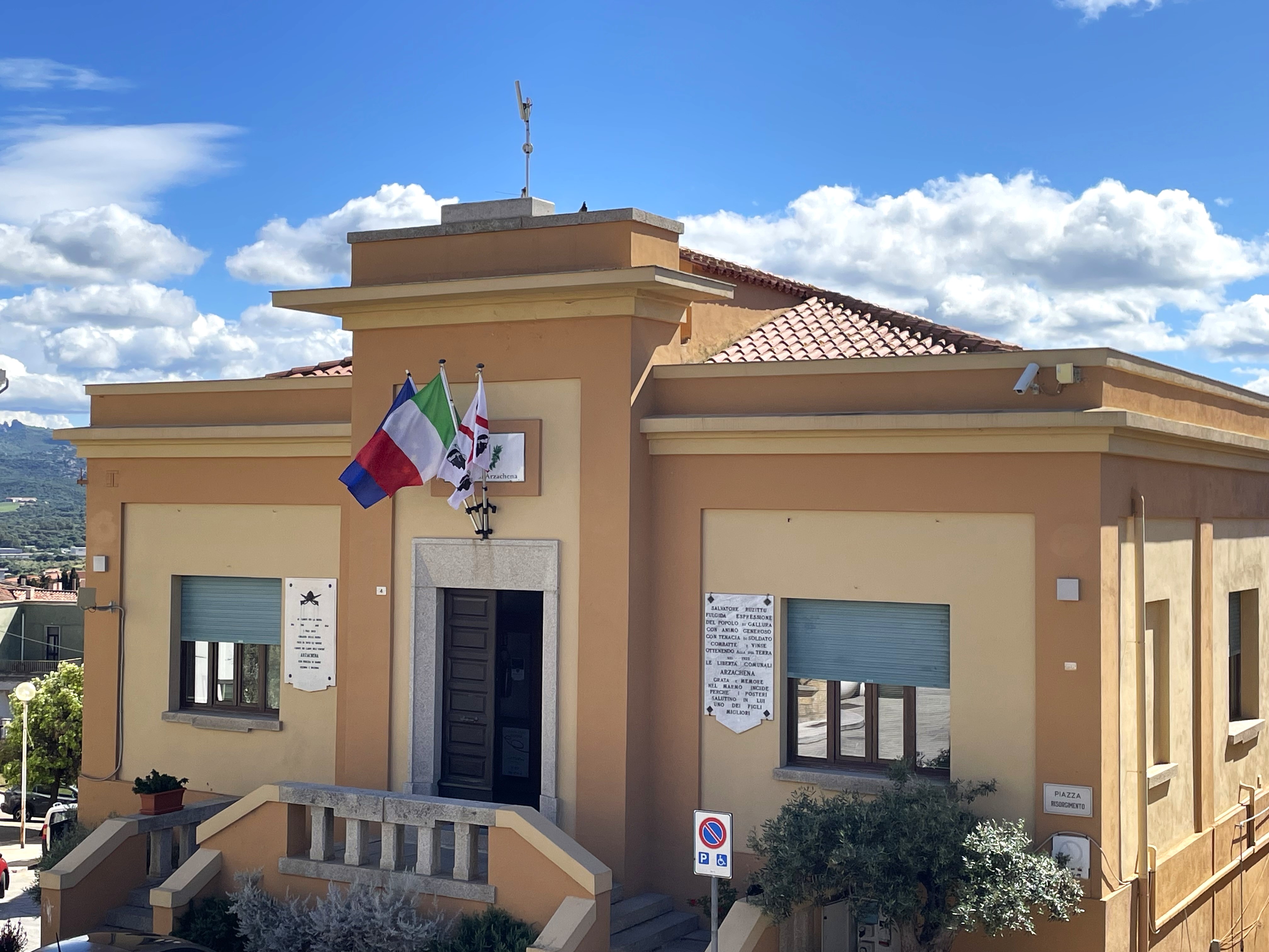 Palazzo Ruzittu in piazza Risorgimento