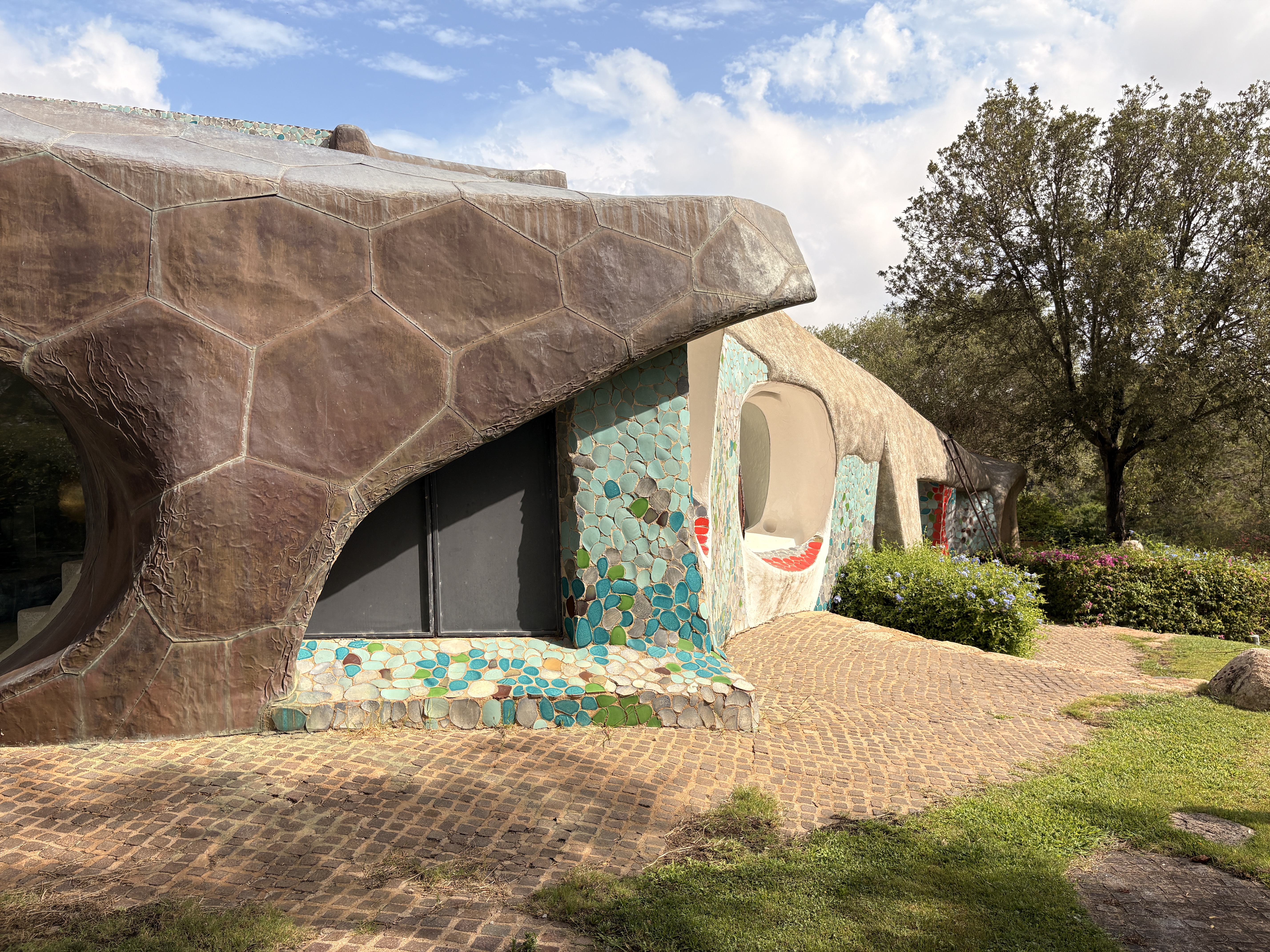 Villa Couëlle di Monti Mannu, esterno e giardino
