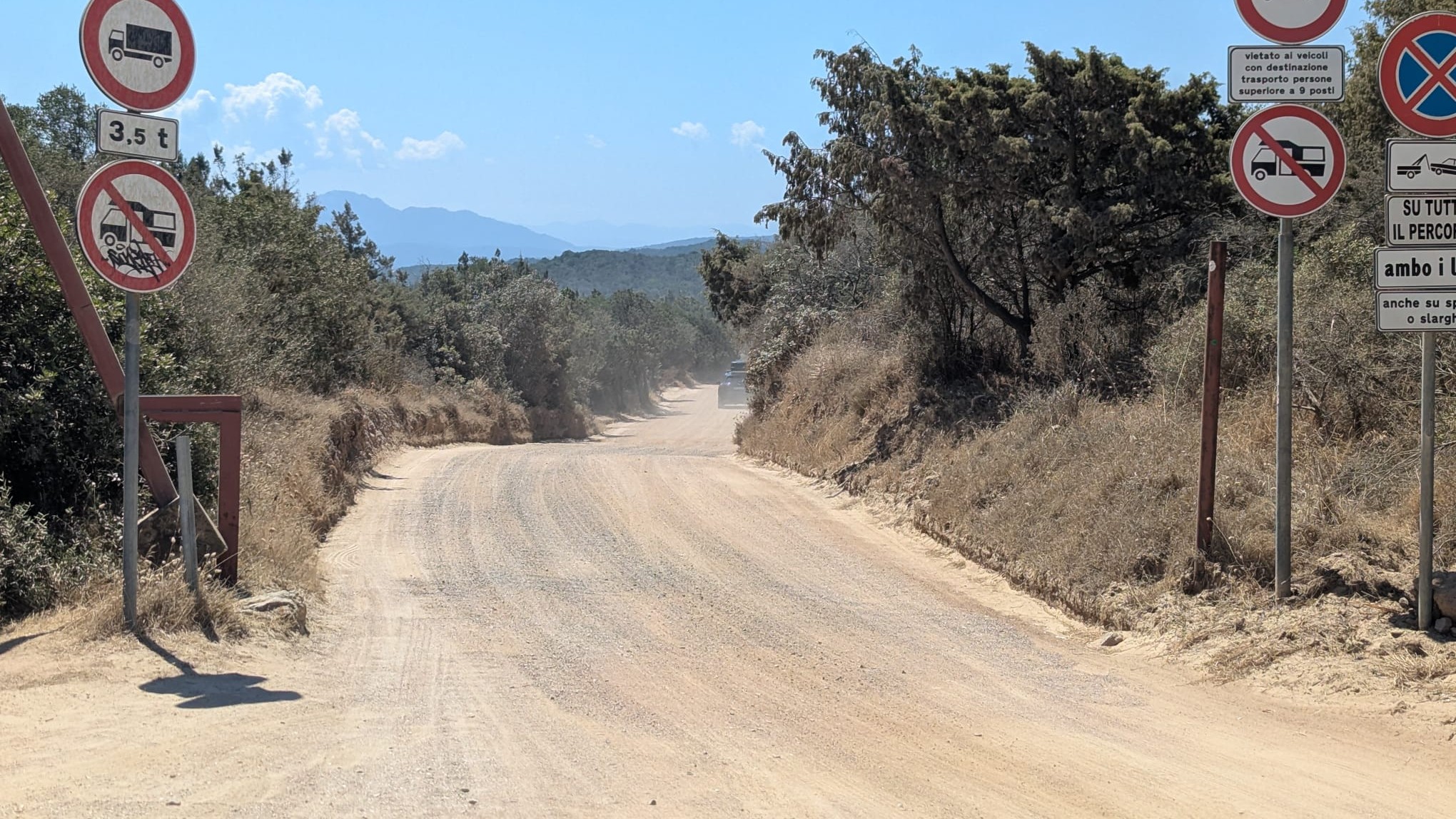 Accesso strada Liscia Ruja ad Arzachena